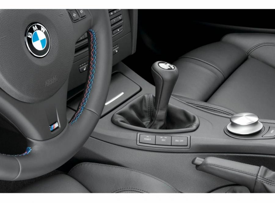  BMW M3 Sedan 2008 года  (фото 36 из 85)
